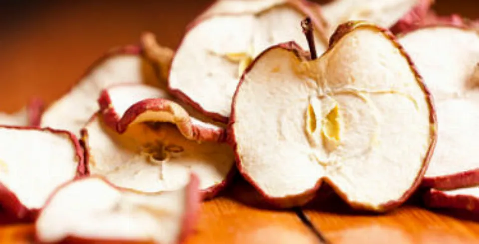 Qurudulmuş alma qurusu..